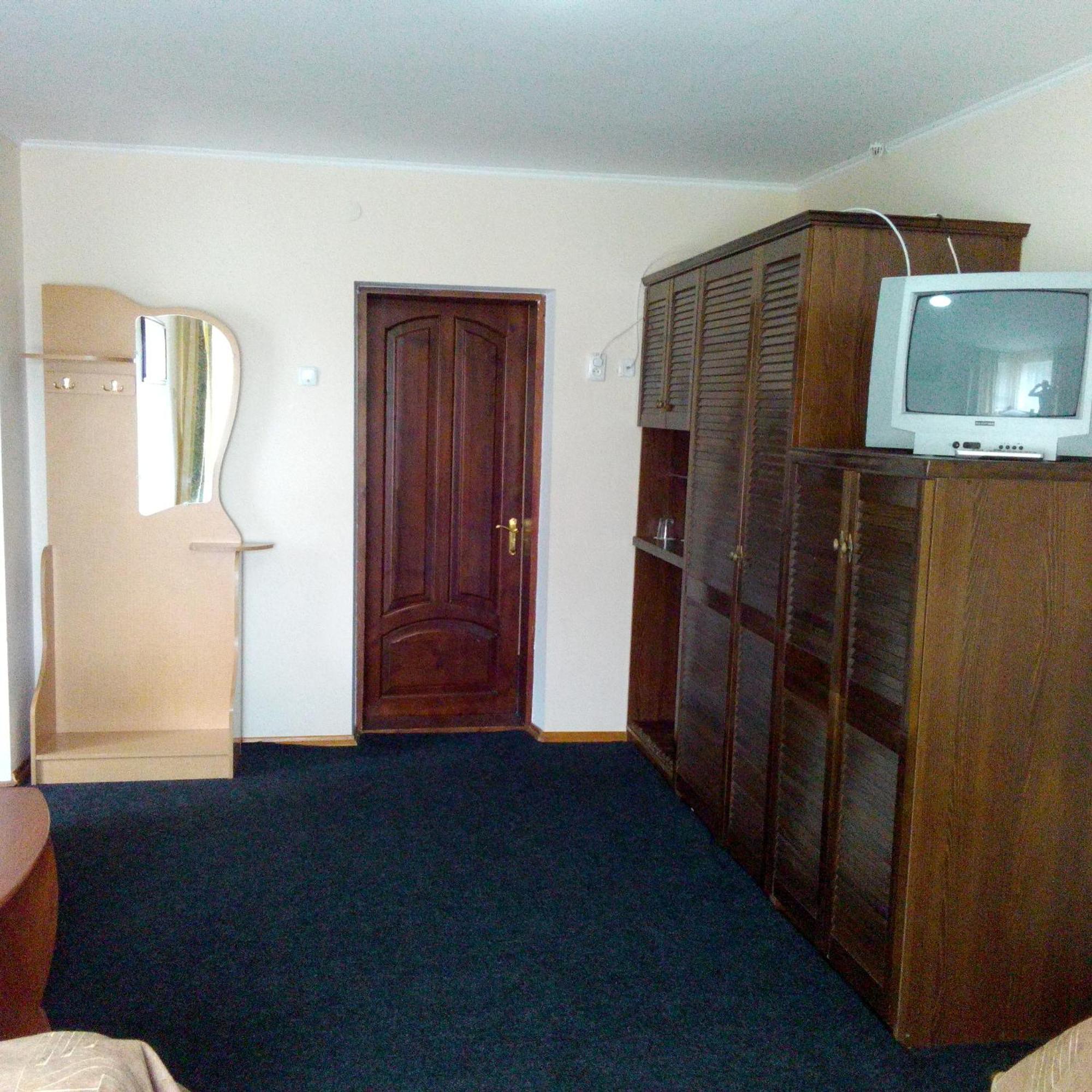 Malyvo Hotel Dilyatyn Cameră foto